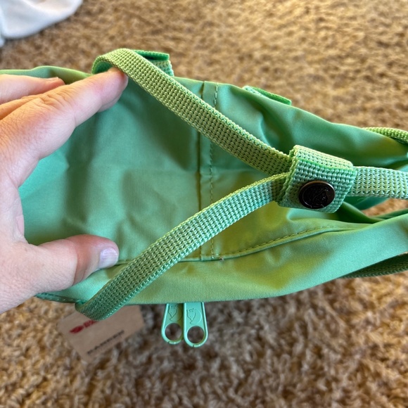 NWT Fjallraven Apple Mint Green Classic Kanken Unisex Convertible Backpack - Picture 9 of 10